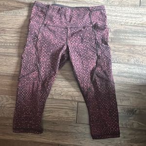 Lululemon capri yoga pants with side pockets